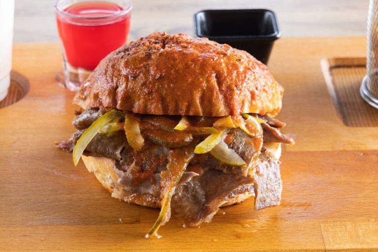 Ekmek Arası Döner